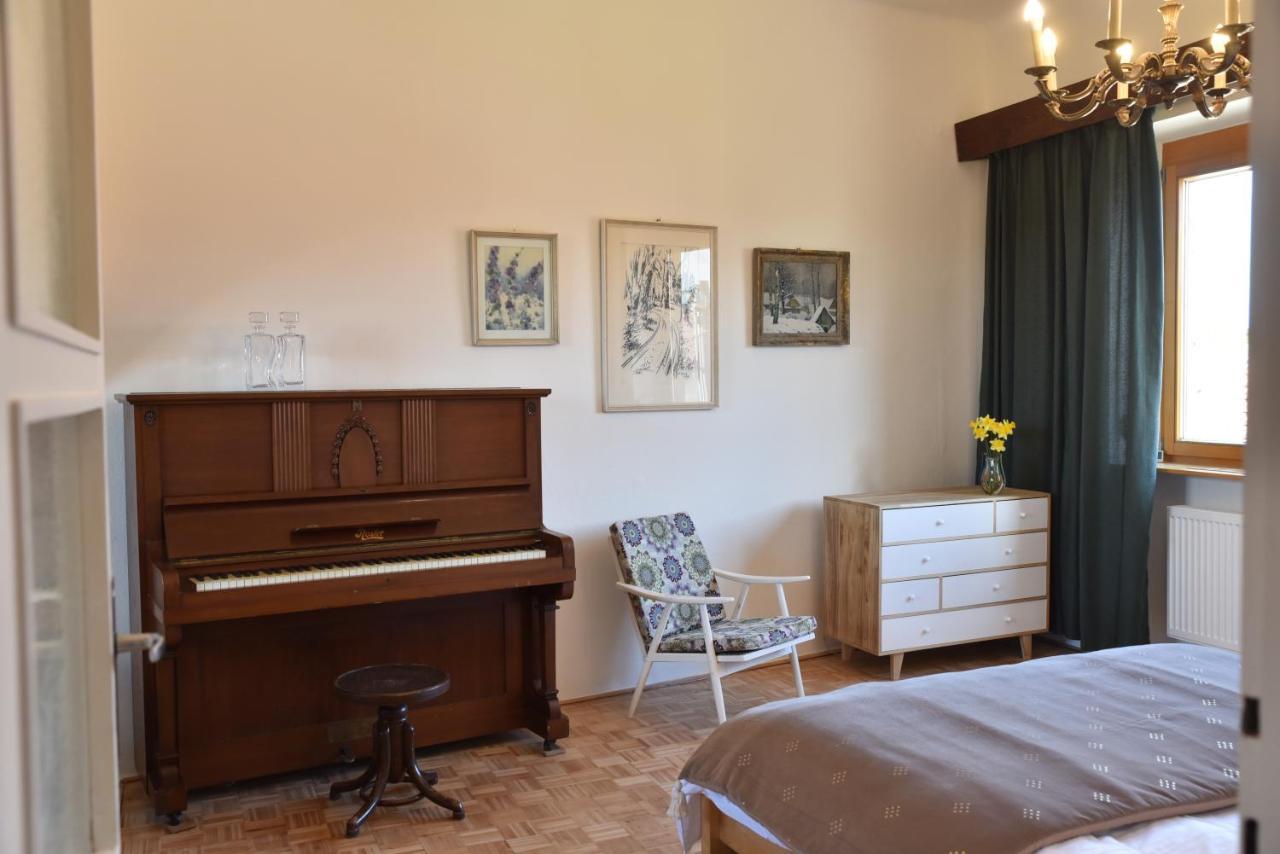 Apartman S Klavirem Леднице Екстериор снимка