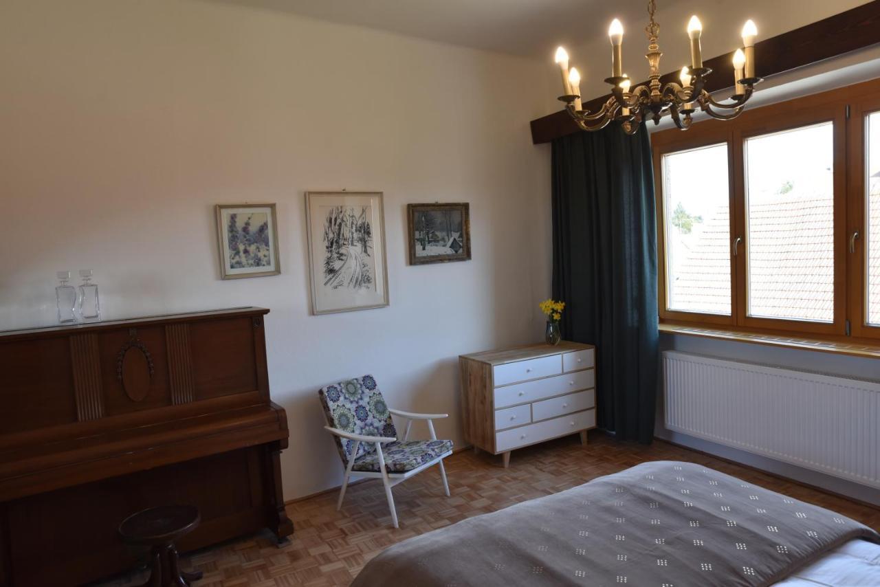 Apartman S Klavirem Леднице Екстериор снимка